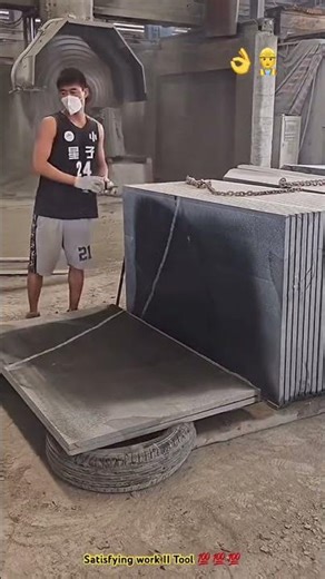 Interesting tool splitting and lifting marble stone