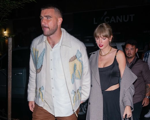 Taylor Swift And Travis Kelce Got Handsy Backstage At SNL