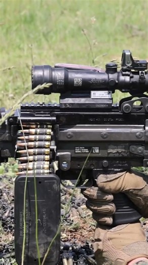 M249 Automatic Weapon and M240B #military #army #marines #aviation