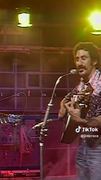 Jim and Maury Perform 'Working At The Car Wash Blues'