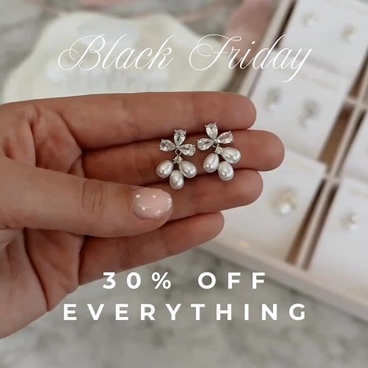 30% OFF SITEWIDE ✨ Our Black Friday Sale is LIVE! Shop now and save on affordable, luxe pieces designed to elevate your bridal era 🤍 ⭐⭐⭐⭐⭐ "Stunning! These went perfectly with the look I was going for at my wedding! Perfect length and very elegant. Absolutely loved it!" - Angelica C. Each piece is 🤍 14k Gold Plated 🤍 Designed in California 🤍 Hypoallergenic and nickel-free Shop now and save! | Untamed Petals by Amanda Judge
