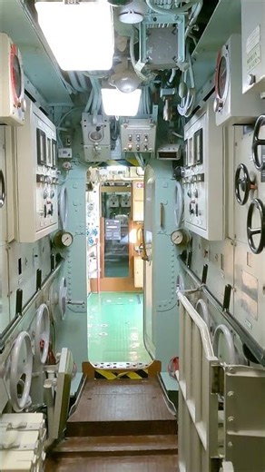 Inside an Old NATO Submarine #portugal #submarine