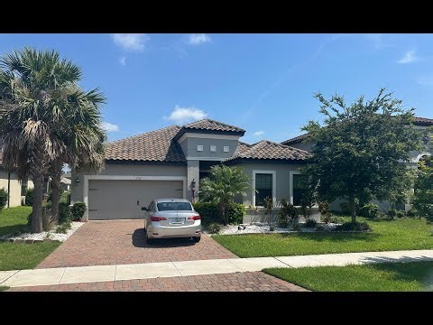 Single Story lake home in Bellalago, Kissimmee