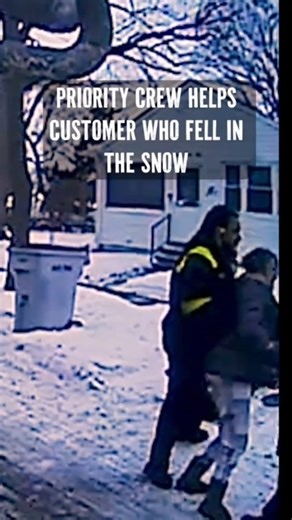 When our Hazel Park crew saw a neighbor in need, they didn’t hesitate. Orlando Davis and Trenton Nicolas stepped in to help, showing once again that we’re not just lifting cans, we’re lifting communities. #LiftingUpCommunities #CommunityFirst #ServiceInAction | Priority Waste