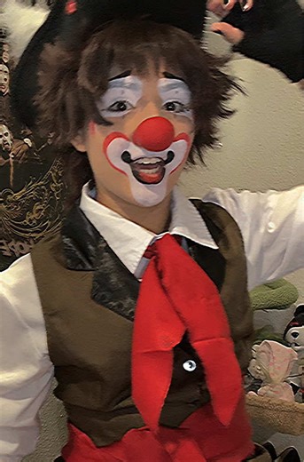Wacky Pirate Clown Returns: A Circus Delight