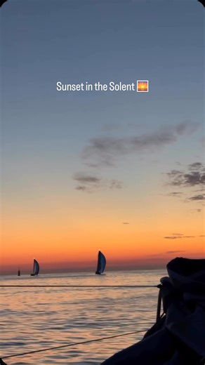 The sights and sounds of the Solent during the Double Handed Offshore Worlds 🌅⛵️ @anna__merchant | PredictWind