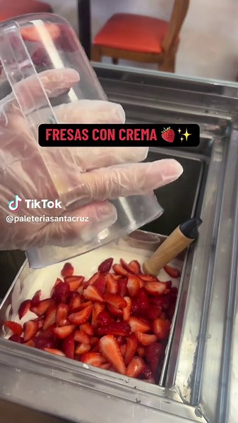 Fresh Fresas con Crema: A Weekend Delight
