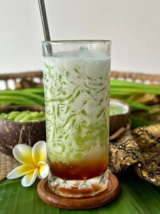 Refreshing Thai Cendol Dessert