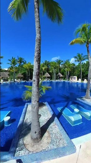 Adults Only area at the Barceló Maya Palace in Riviera Maya #lindseyverawithvincentvacations