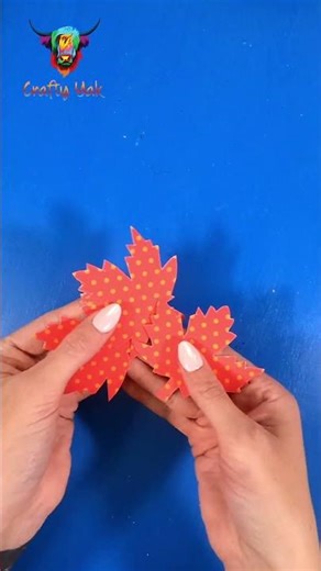 THANKSGIVING. / PAPER-CRAFT WREATH. #paperplatecrafts #wreath #thanksgiving