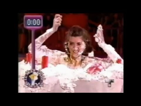 Women get messy on old Spanish gameshow
