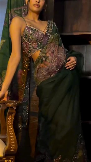 MAHIMA MAHAJAN | Of a starry-saree 💫 night - The sparkling Zumra Saree ✨ — IN-STORE & ONLINE — Shop Online: www.mahimamahajan.in Shop In-store: 📍Banjara... | Instagram