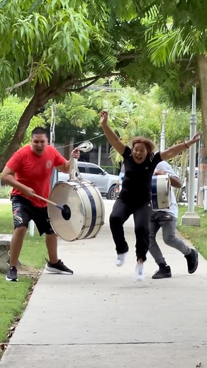 3.6M views · 36K reactions | El tambor 論 gigante  #reels #comedia #viralvideos | Cristian Velasquez | Facebook