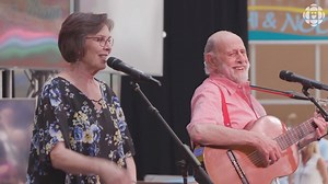 On this day back in 1984, The Elephant Show with Sharon, Lois and Bram premiered on CBC. This past summer, Sharon and Bram came back to CBC to perform one of their last concerts. Here they are at CBC Kids Days, with Skinnamarink, One Elephant and a new one, The Colour Song. There were tears in the audience, and parents showing their kids how to move their hands to Skinnamarink. ❤️️ Happy #SkinnamarinkDay, Sharon and Bram! | CBC Kids