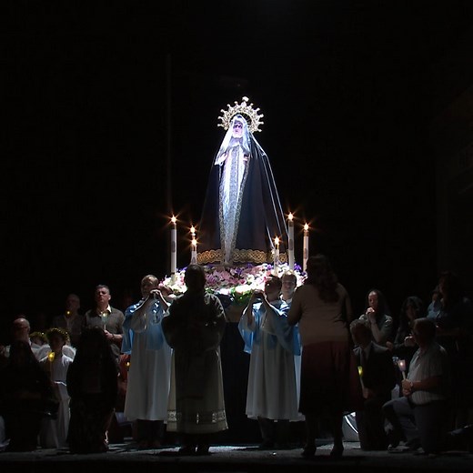 Two tales of passion and jealousy 🔥 Damiano Michieletto’s Olivier Award-winning double bill of Cavalleria rusticana / Pagliacci guarantees a night of unforgettable operatic thrillers. 🎟 https://bit.ly/3FPT4jn | Royal Ballet And Opera