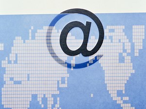 アットマークは英語で何という？和製英語のアットマークを解説 [日常英会話] All About