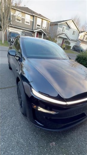 2026 Tesla Model Y Juniper inNight Diamond Black Color