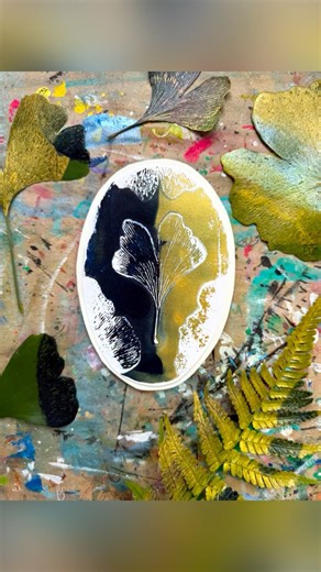 Whitney on Instagram: "Melting down and remolding my Gelli plate! You can do this over and over with your homemade Gelli plates. • Other tips I have: 🎨 use a baby wipe to clean your plate 🎨 Baby oil helps to clean as well and helps condition it for better prints 🎨 I don’t refrigerate mine 🎨 Melt down and remold any time! 🎨 Scroll my feed for how I made my plate and the recipe! • #artteacherhacks #artteacherlife #gelliprint #printmaking #gelprinting"