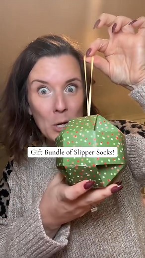 Wrap your feet in holiday cheer — the cutest cozy socks that double as tree ornaments! 🎄🧦✨🛒Get it now: https://t.site/4p38e9q | Cake-havana.international