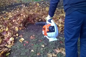 Leaf Blowers CFM or MPH: What matters more? What pros say