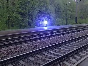 球状闪电是怎么形成的？#科普 #涨知识 - 抖音