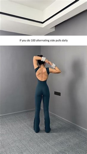 Want Sexy Shoulders and a Strong Back? Try These 5 Sandbag Moves Today!