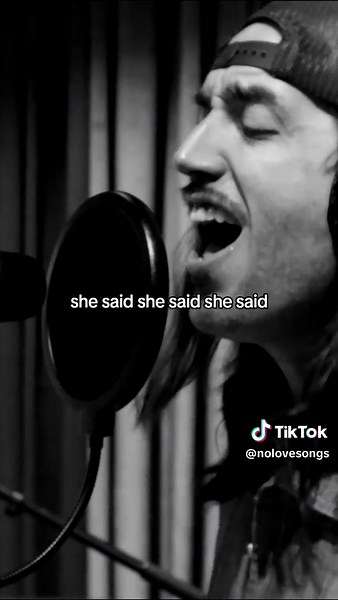 This one goes out to all the breeders. #breed #nirvana #cover #livemusic #grunge #90s #rockband #nyc #brooklyn #shesaid @Lüi @Gustavo Marron