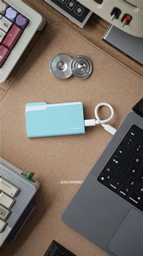 Why did the folder end up on the desktop?#HardDiskCase #harddisk #storage #SSD #office