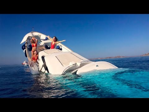 Idiots In Boats Caught On Camera