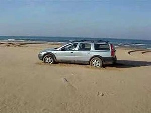 Volvo XC70 AWD on sand ( VOLVO V70XC )