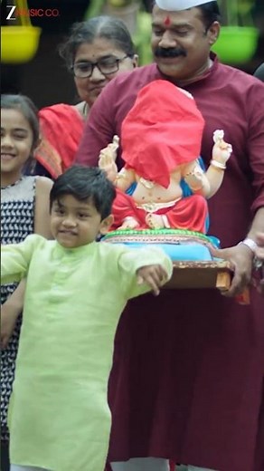 #Aarambh #GaneshChaturthi #AshishKulkarni #AnujaDeshpande #GanpatiSong #Shorts