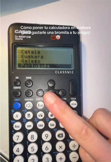 #pegar con @Laura 🦈✨ así se pone la calculadora en euskera para gastarle una bromita a tu amigo!! #bachilleratocore #broma #calculadora #euskera