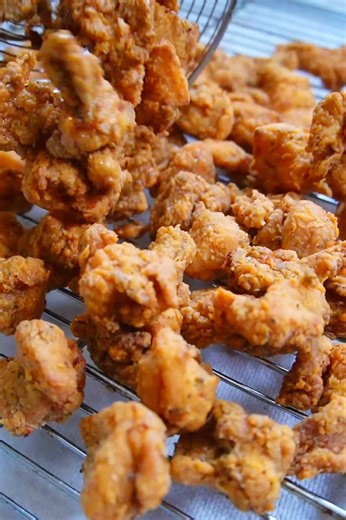 Popcorn Chicken was always my favorite around Carnival time 🎭 I made some for old times' sake 😉 Recipe is in the comments ⏬️ #PopcornChicken #CarnivalEats #TriniCarnivalEats #Yummy | Taste of Trinbago
