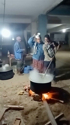 #shortvideo প্রতিষ্ঠান থেকে ট্যুরে যাচ্ছি জাফলং। রান্না চলছে এখন