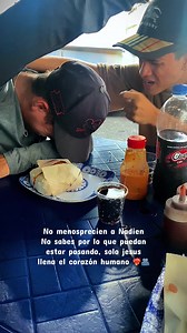 La historia de este joven me impacto, mientras caminaba y me senté en una plaza solo, meditando tantas cosas, se me acerca este joven pidiendo dinero para un visito, le dije que no tenia para el visio pero que le podia hablar de Dios, comenzamos hablar y miemtras escuchaba su historia lo invité a comer, llegando a lugar pude hablarle de Jesus, oro por el en pleno centro, este joven comienza ser tocado por Dios, habia una nesecidad en el, solo nesecitaba a Dios en su vida, lo abraze y con ss lagr