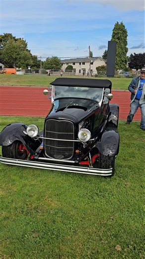 Model T with Model A fenders and Model B grill and a chevy motor? What a Combo! #lightemuptv #ford
