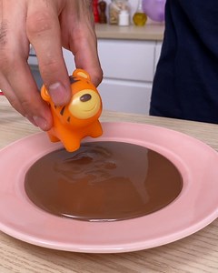 1.4M views · 4K reactions | Torta ai savoiardi! Una torta cremosa e golosa a forma di pavone. 連 | Chefclub Kids Italia | Facebook