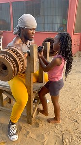 Your think she’s strong enough to spot me? ⚒️🔥 #bodybuilder #reels #reelsfacebook #fitnessmotivation #bodybuilding #workoutmotivation | LEE Fitness