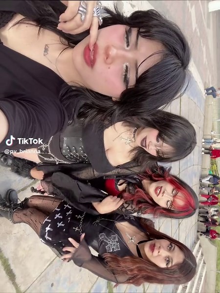 @Natykook13 @jessssjh_ @☥☠ nyx ☠☥ #fyp #bolivia🇧🇴 #cochabamba_bolivia🇧🇴 #gothic