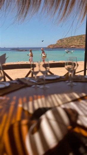 ¡690€ por comer AQUÍ! 😱 ¿Vale la pena? | Cala Comte aguas cristalinas en Ibiza