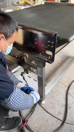 China new year over transfer mesh conveyor #transfer #mesh #conveyor #belt #machine