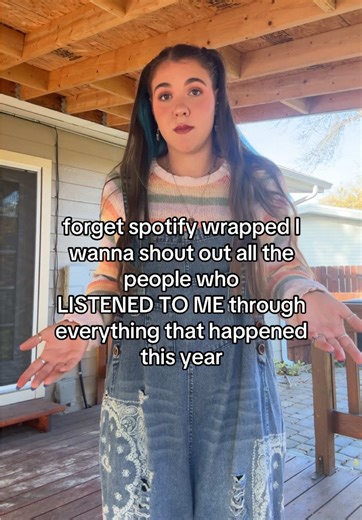 Sharing my life updates through Snapchat videos to my friends 😵‍💫 At least I’m well documented😂