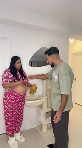 17M views · 10K reactions | IL A RIEN COMPRIT QUAND IL A SOULEVÉ LE T SHIRT 藍藍 #prank #coupleprank #idrissetsirayah | Sirayah | Facebook