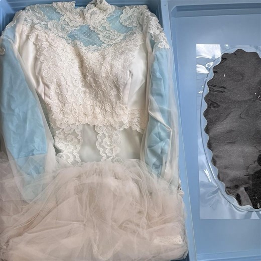 Vintage 70s/80s Wedding Dress W Veil   Storage Box~ Ivory Lace & Train ~ M - Etsy