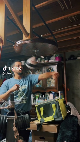 Some speed bag work trying to link different techniques #speedbag #speedbagging #boxingspeedbag #boxingcardio #cardioboxing #cardiotraining #titleboxing #speedbagworkout