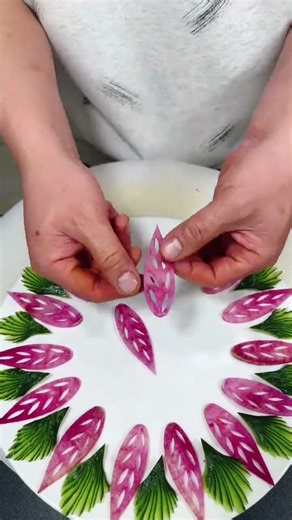 Most beautiful plating style. Learn and try quickly. Simple carving and plating method.