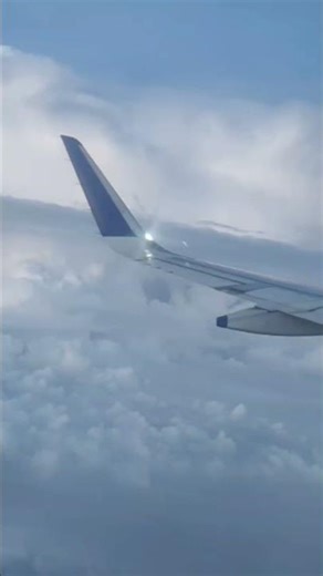 White Beautiful Indigo Plane Takeoff Today#bollywoodoldhindisongs #airindia #indigo