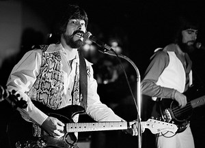 On This Date: Alabama Released Their First US Country #1 Hit “Tennessee River” In 1980 | Whiskey Riff