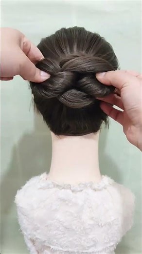 Easy & Stylish High Updo Hairpin Tutorial HairpinUpdo Updo HairStyling