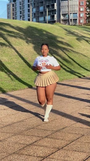 Traditional African Dance: Zulu Queen's Amazing Performance
